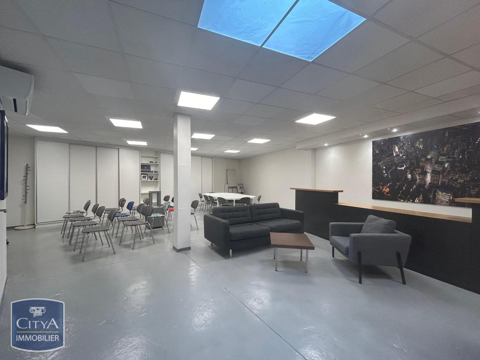 Local commercial · 93 m² · Location — photo 3