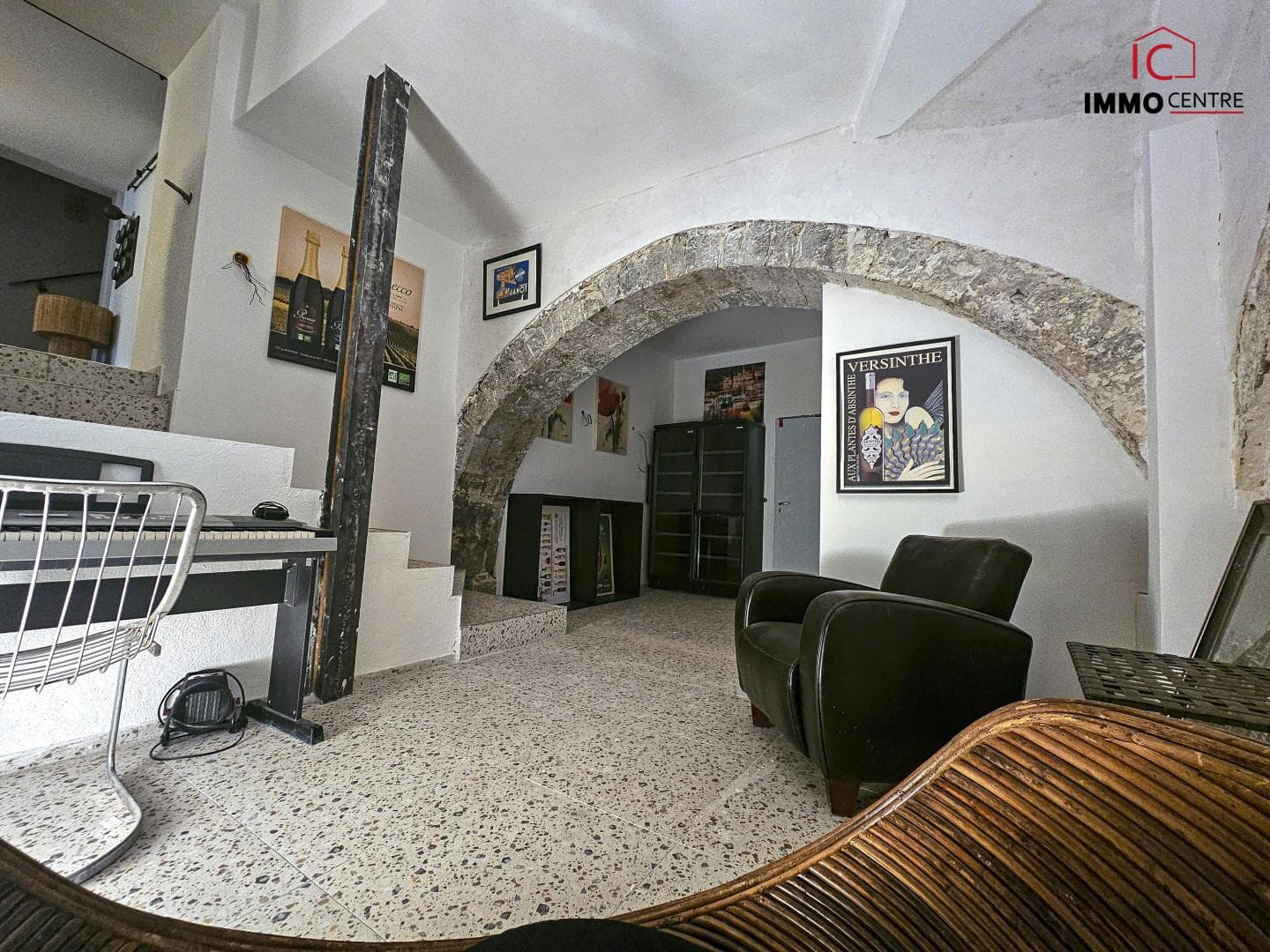 Local commercial · 28 m² · Location — photo 1
