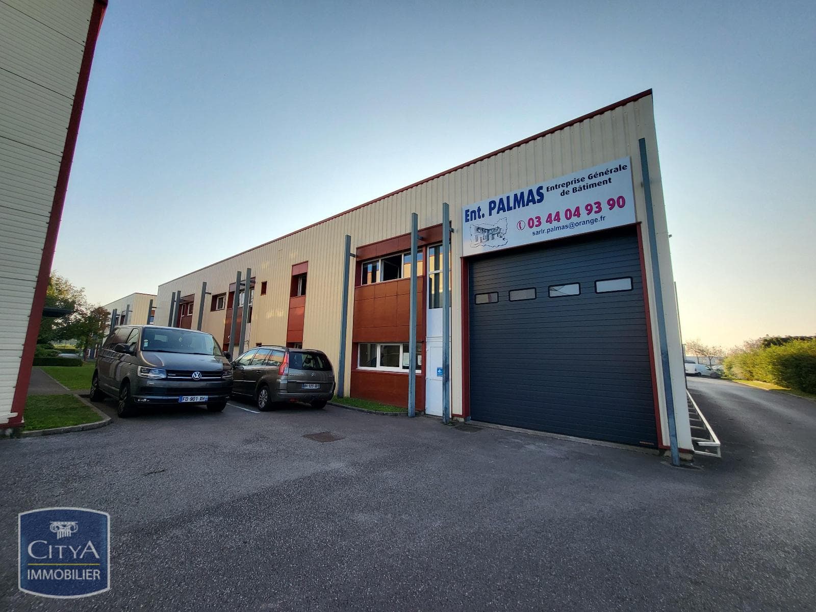 Local commercial · Location — photo 1