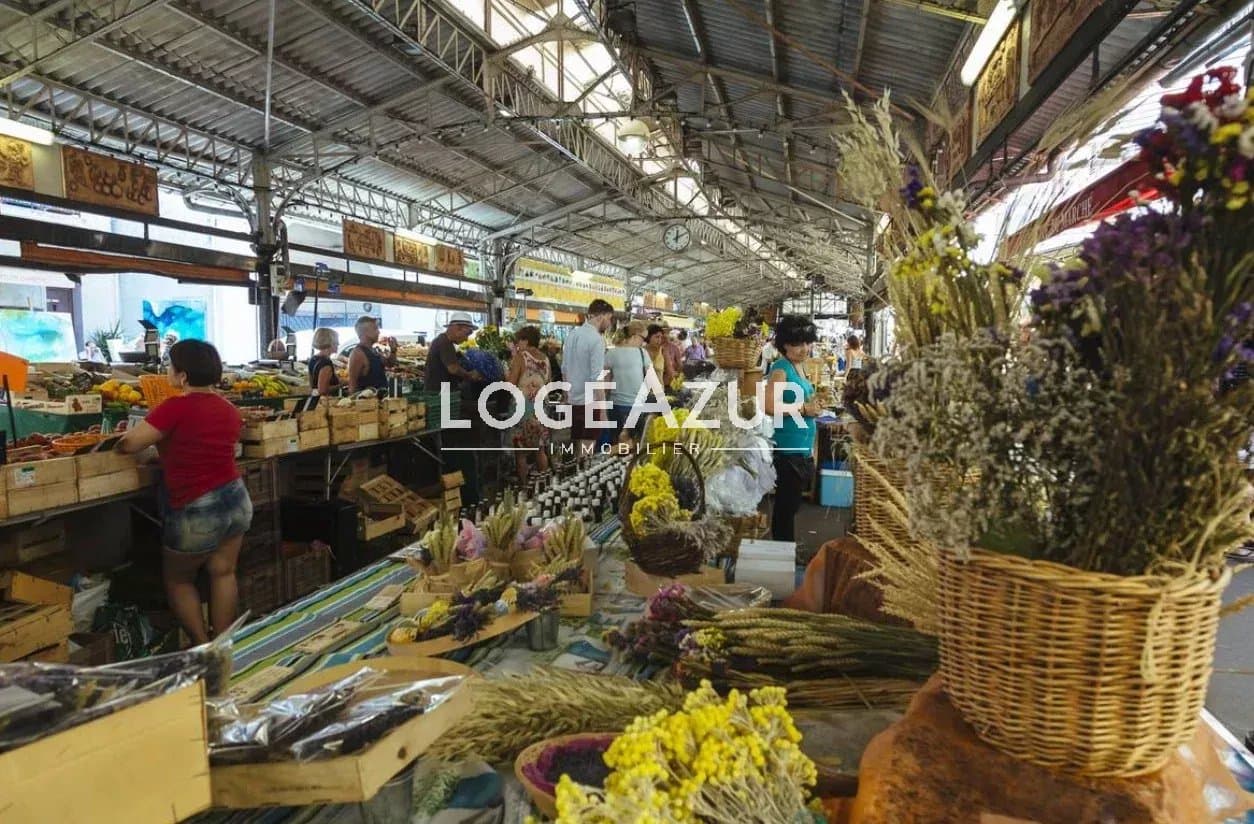 Local commercial · 49 m² · Location — photo 2