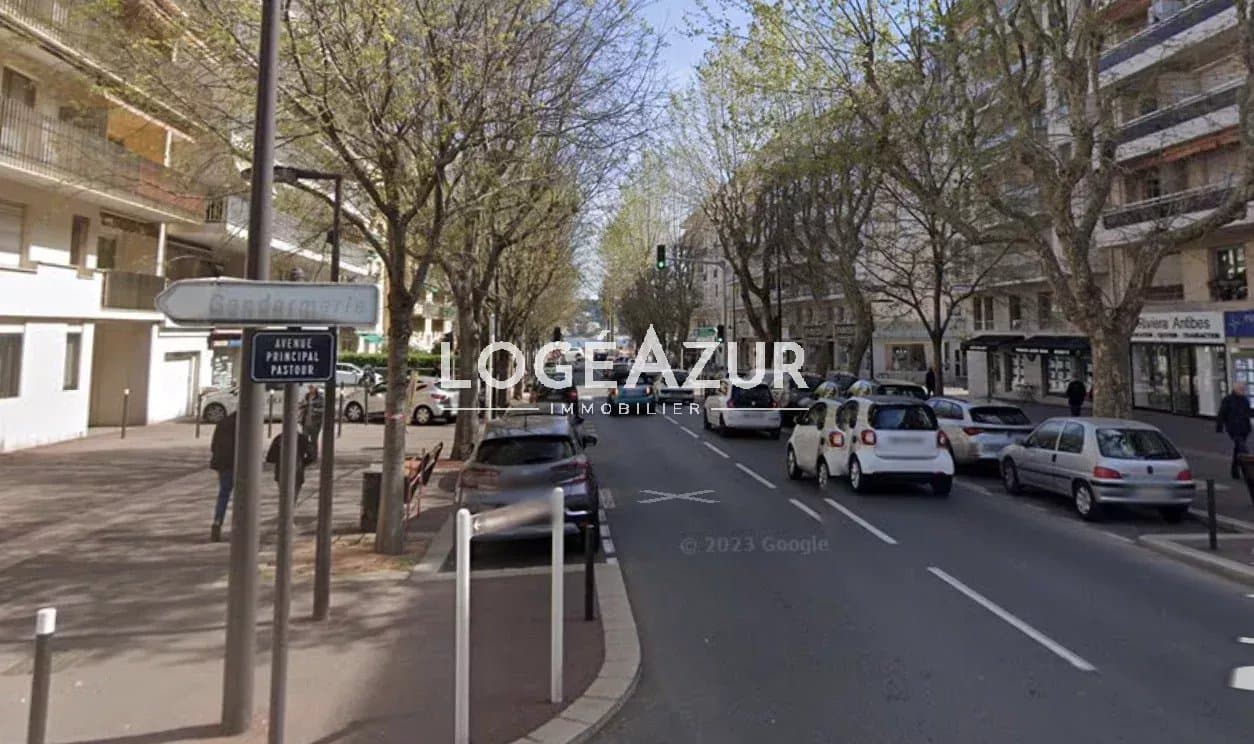 Local commercial · 42 m² · Achat des murs — photo 3