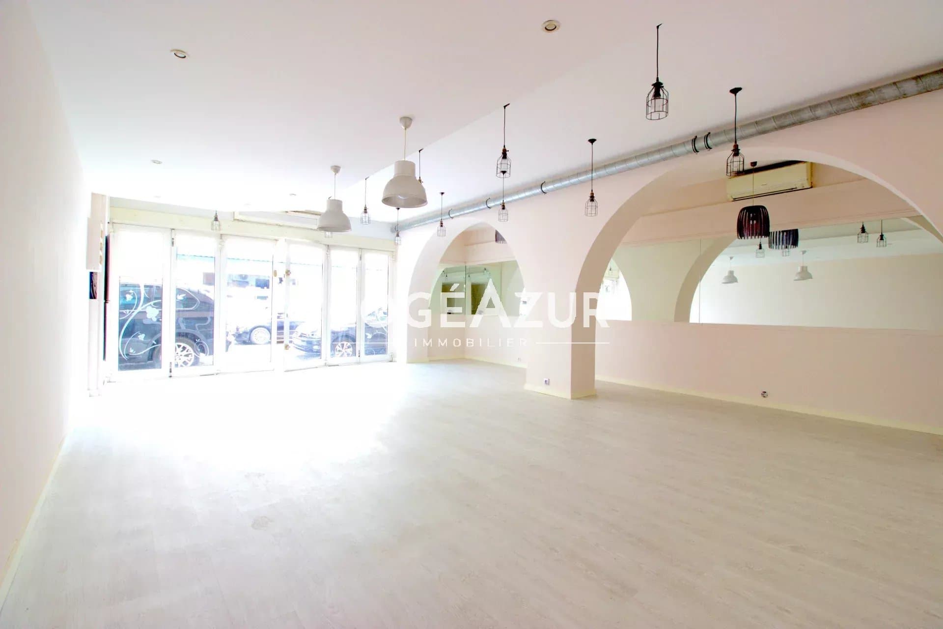 Local commercial · 62 m² · Achat des murs — photo 2