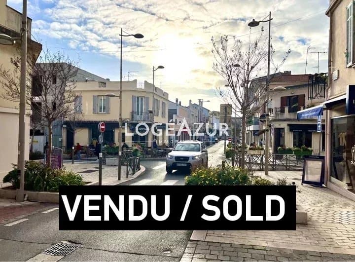 Local commercial 36 m² — VALLAURIS — photo 1