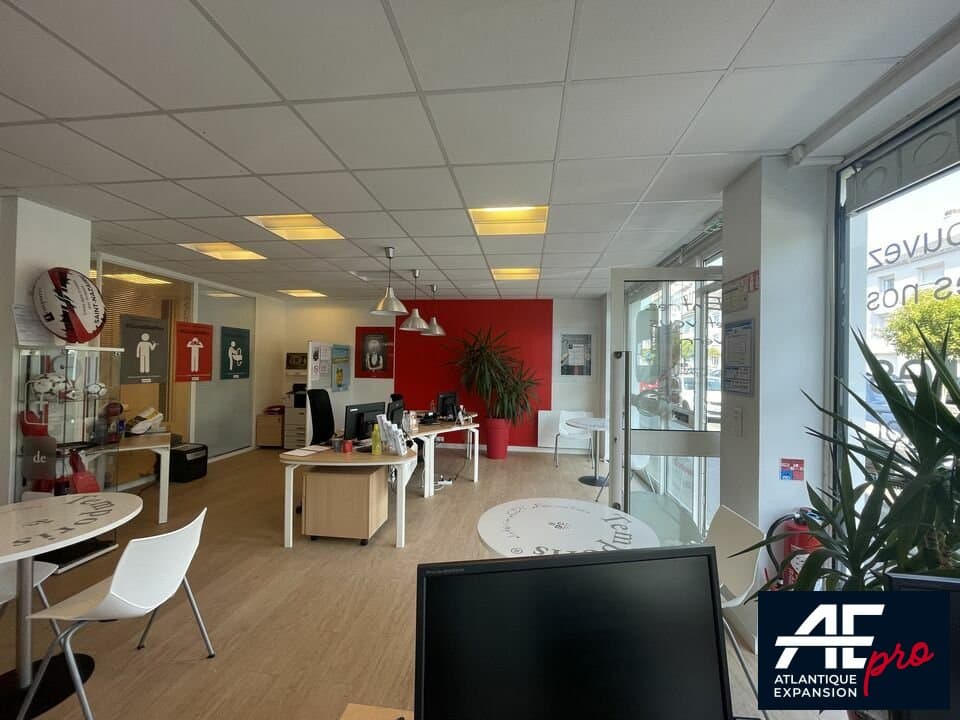 Local commercial · 115 m² · Location — photo 1