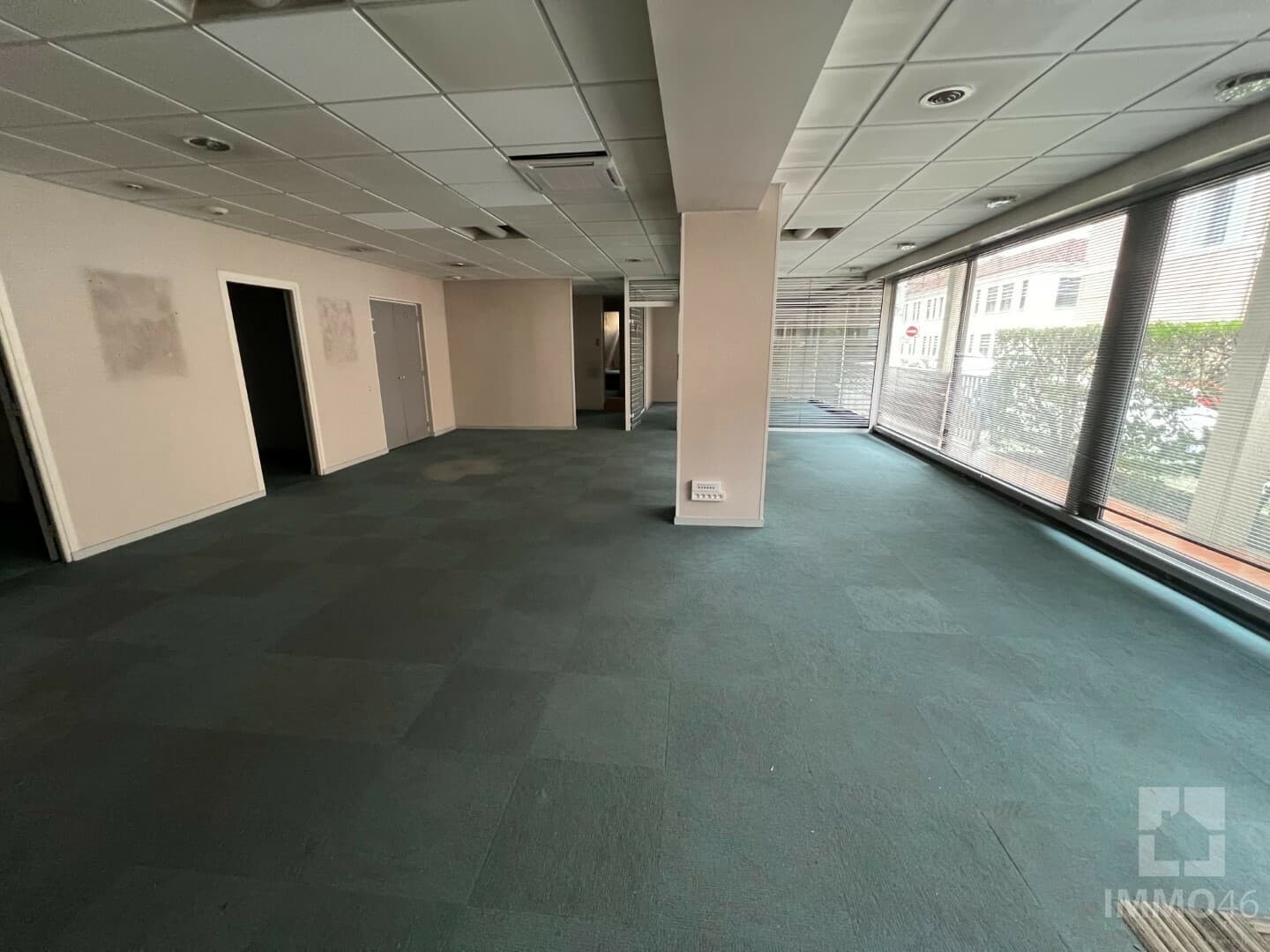 Local commercial 144 m² — CAHORS — photo 1