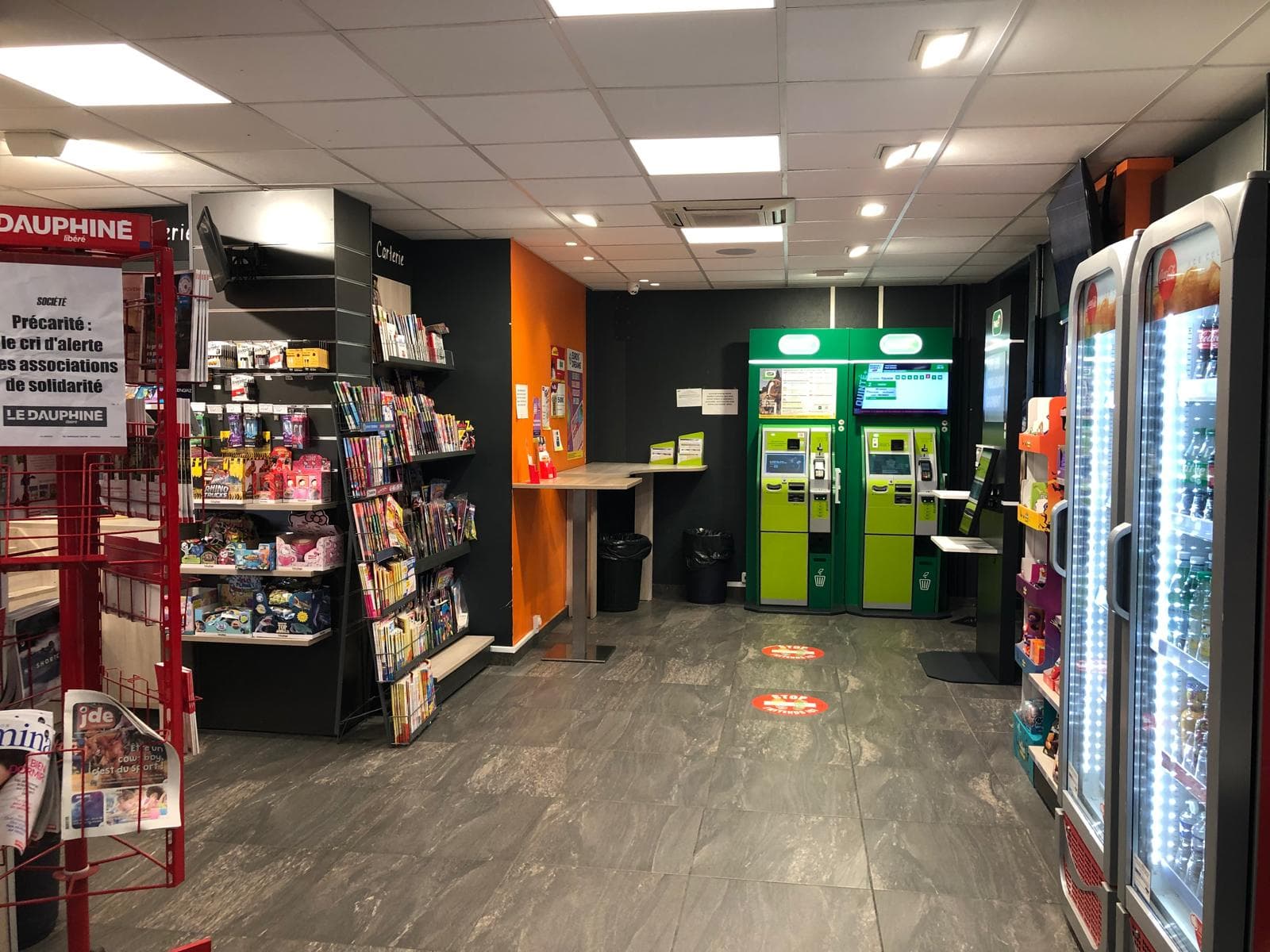 Local commercial 60 m² — HAUTE SAVOIE — photo 1