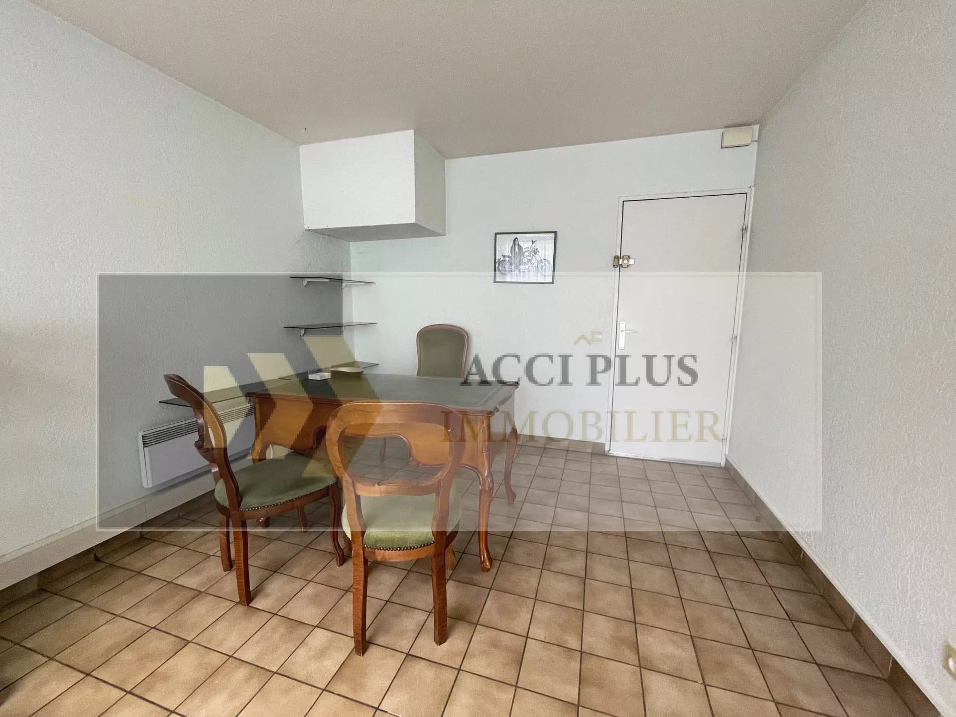 Local commercial · 36 m² · Location — photo 3