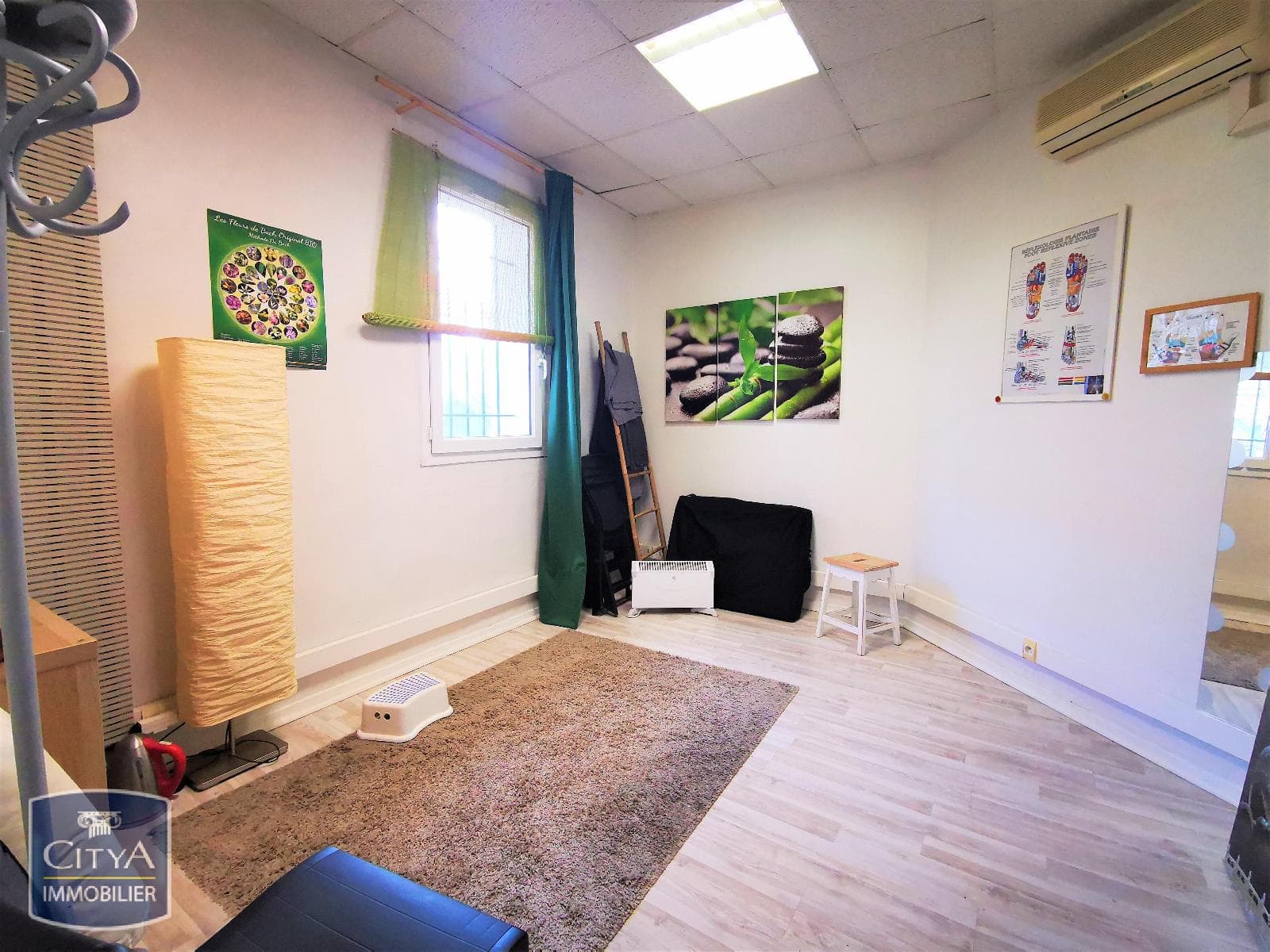 Local commercial — LE PONTET — photo 1