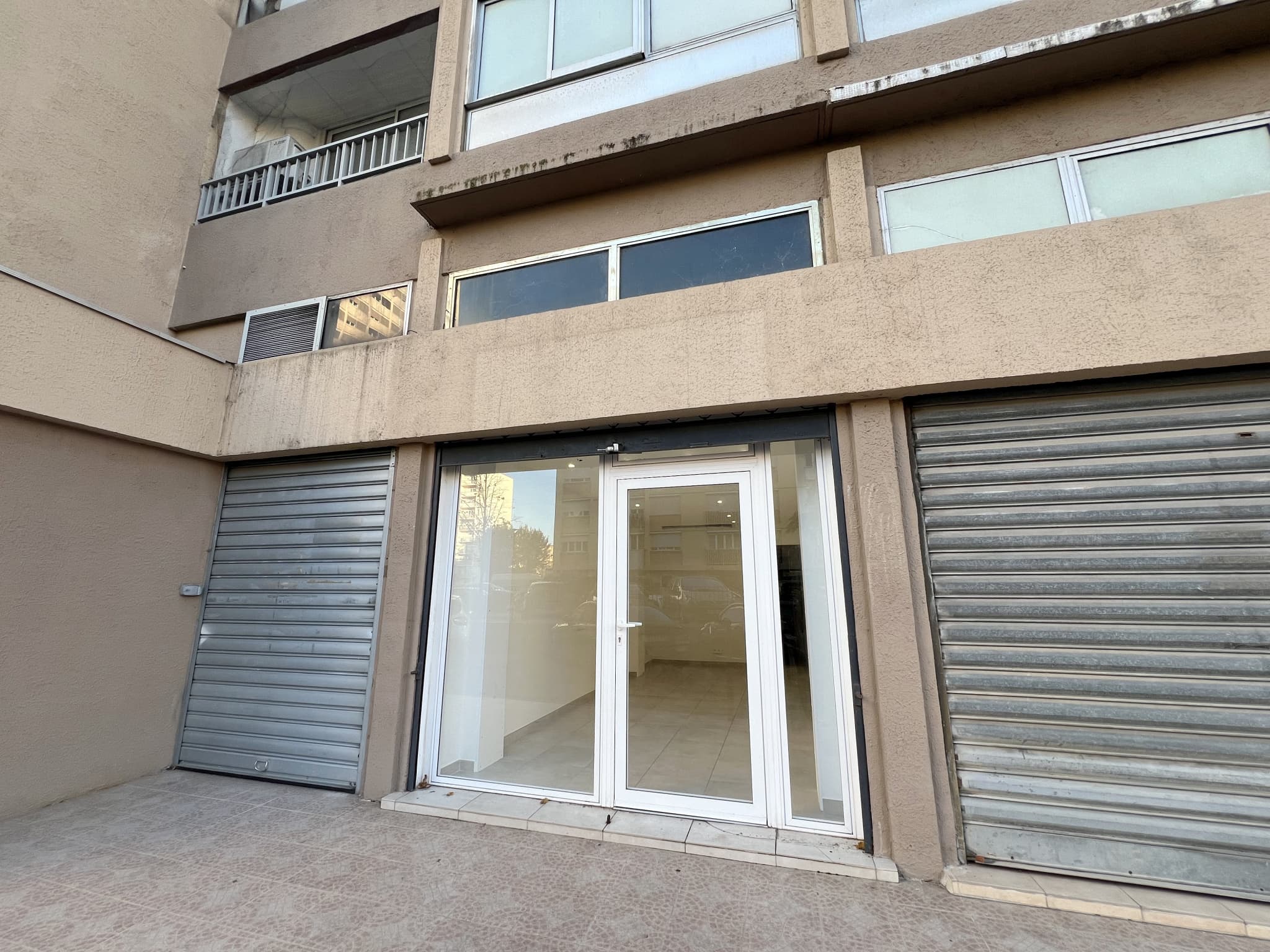 Local commercial 45 m² — AJACCIO — photo 1