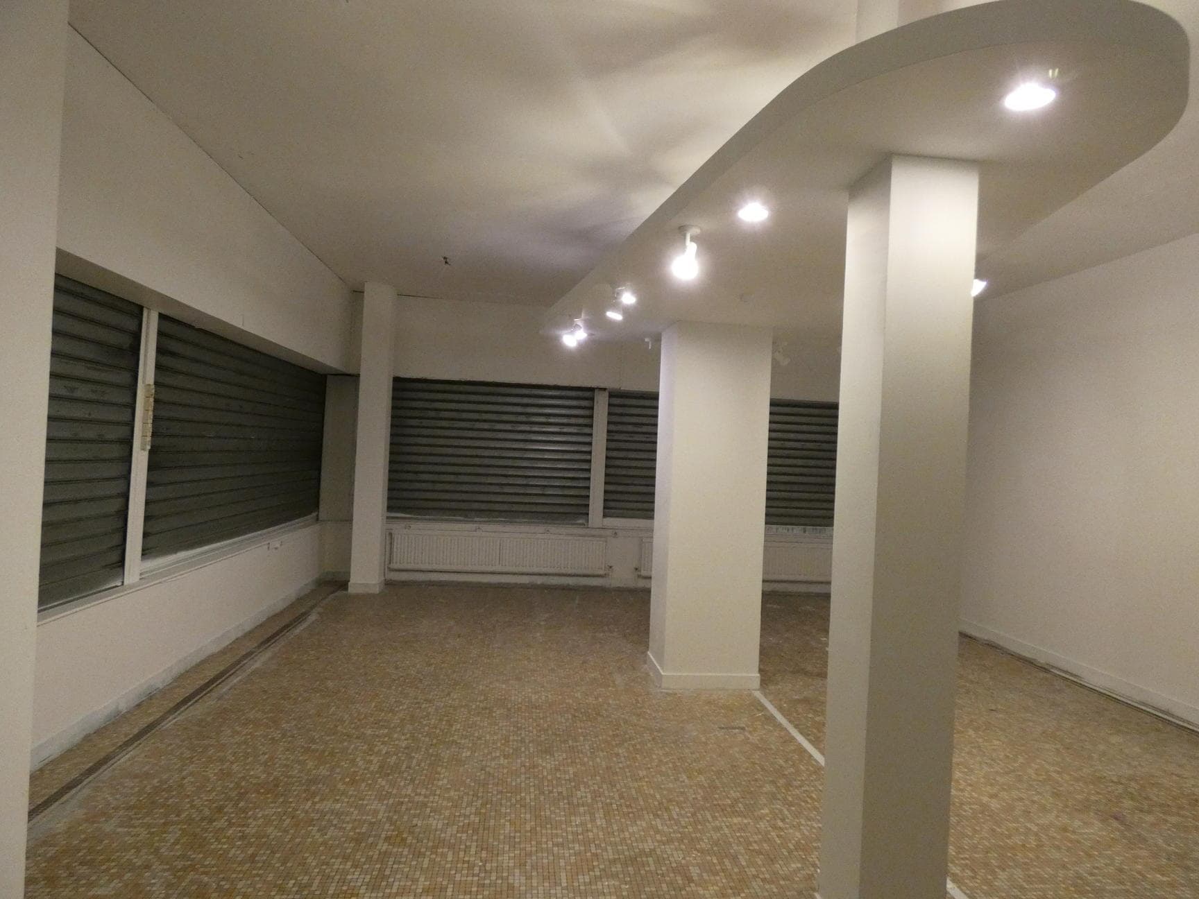 Local commercial · 90 m² · Achat des murs — photo 1