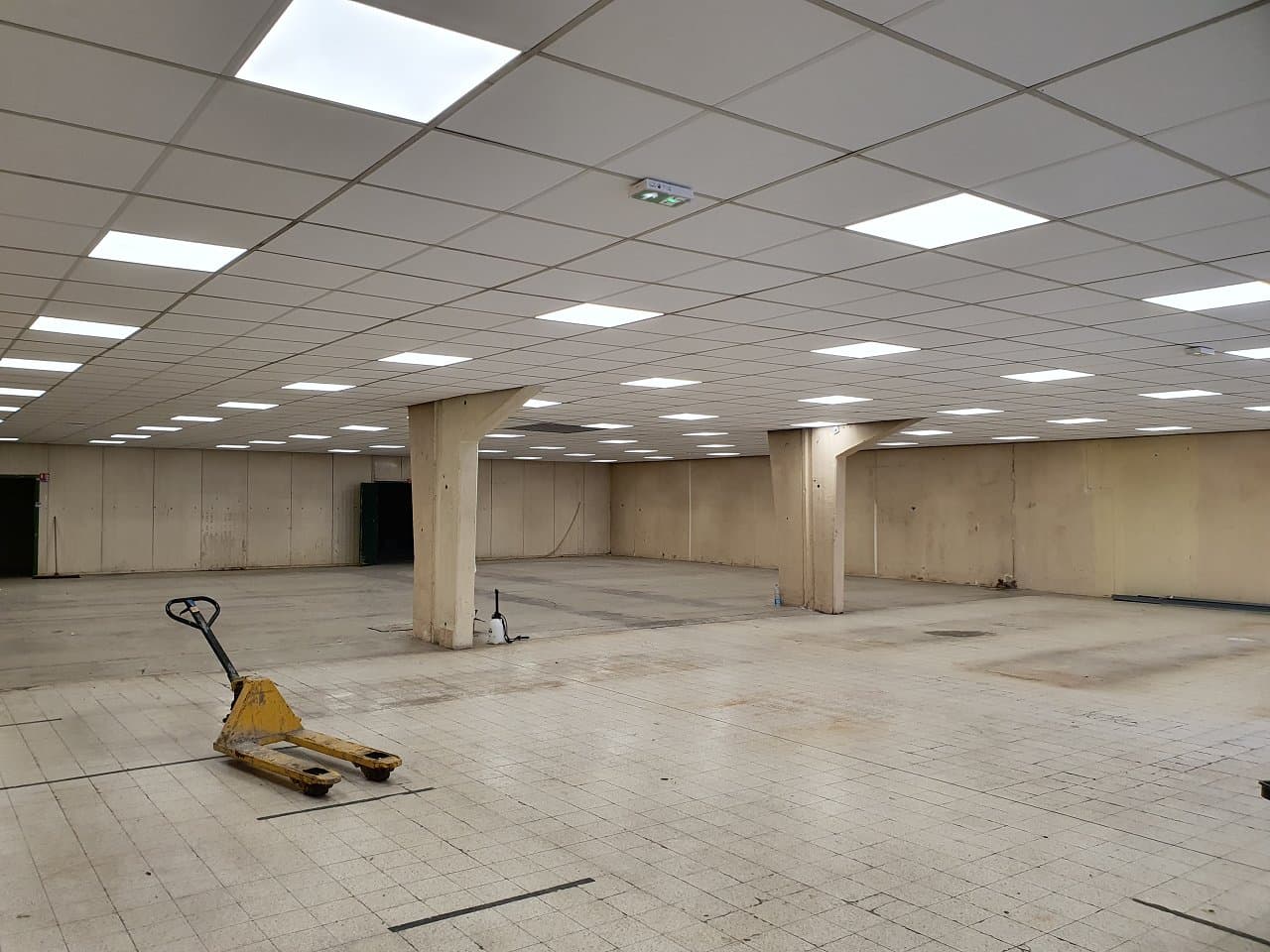 Local commercial 660 m² — PAS DE CALAIS — photo 1