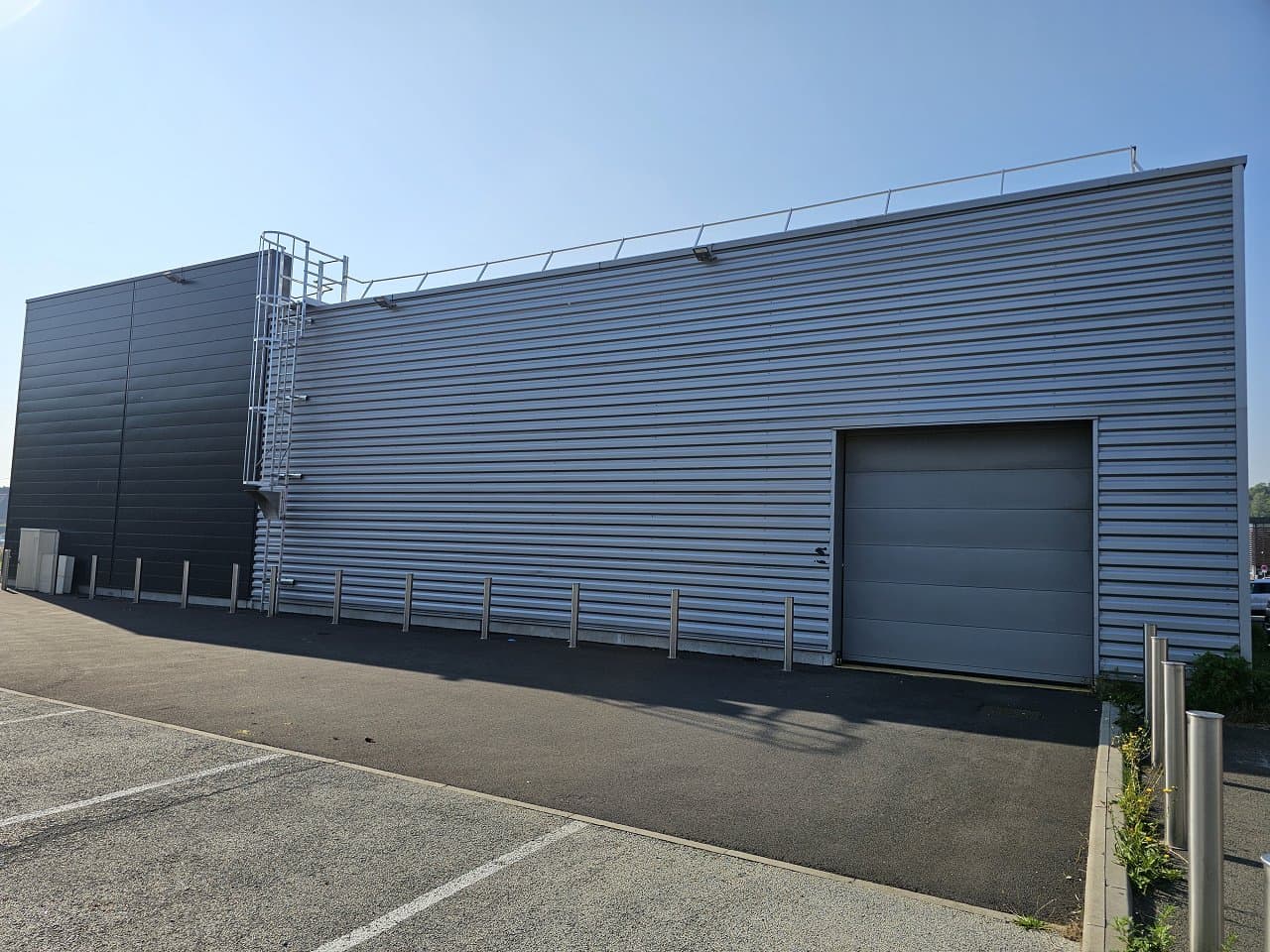 Local commercial · 400 m² · Location — photo 1
