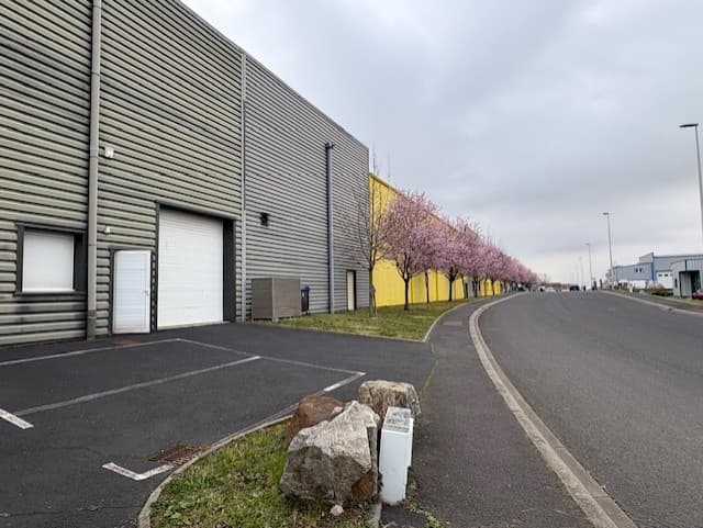 Local commercial · 600 m² · Location — photo 2