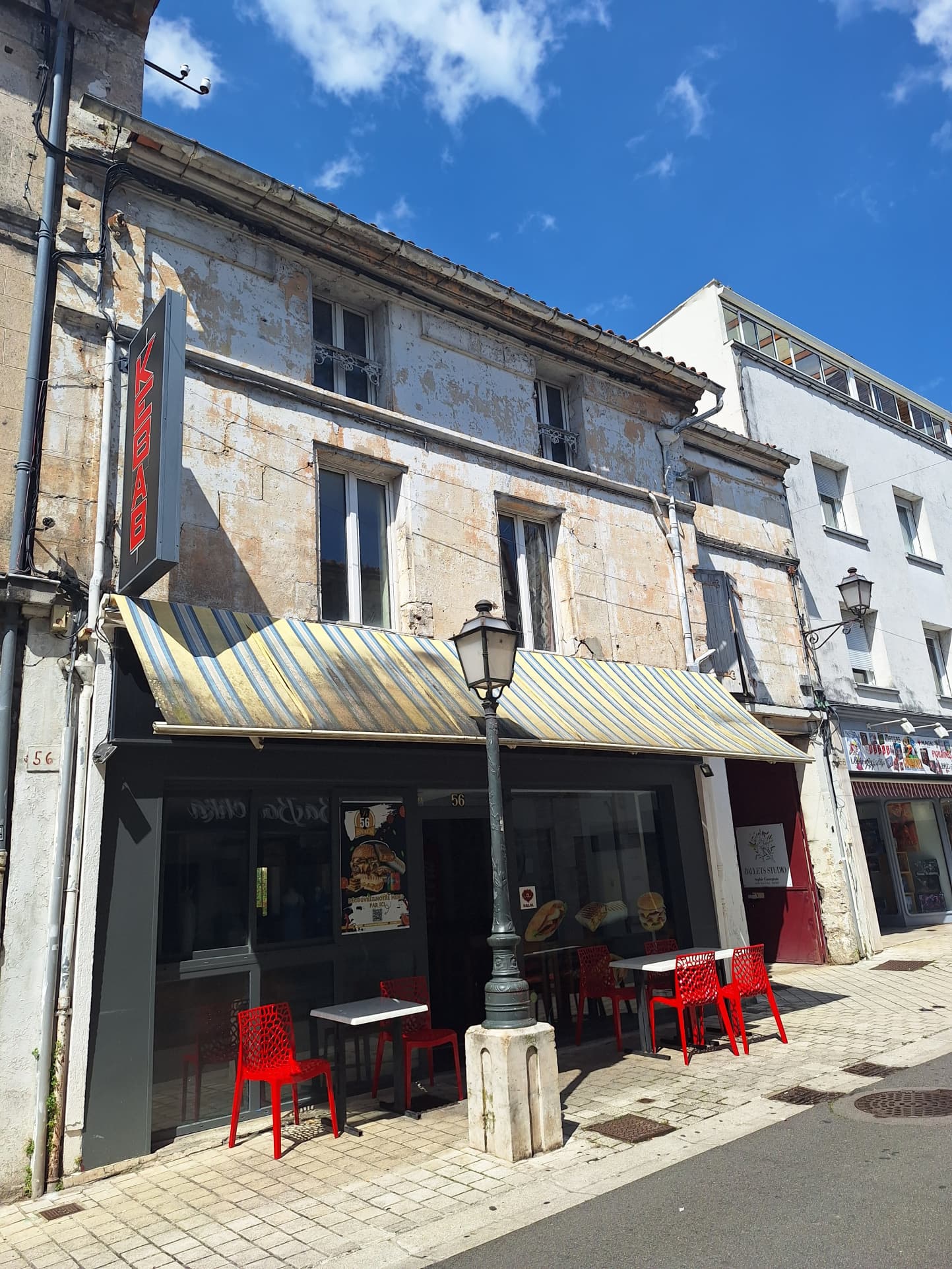 Local commercial 180 m² — ANGOULEME — photo 1