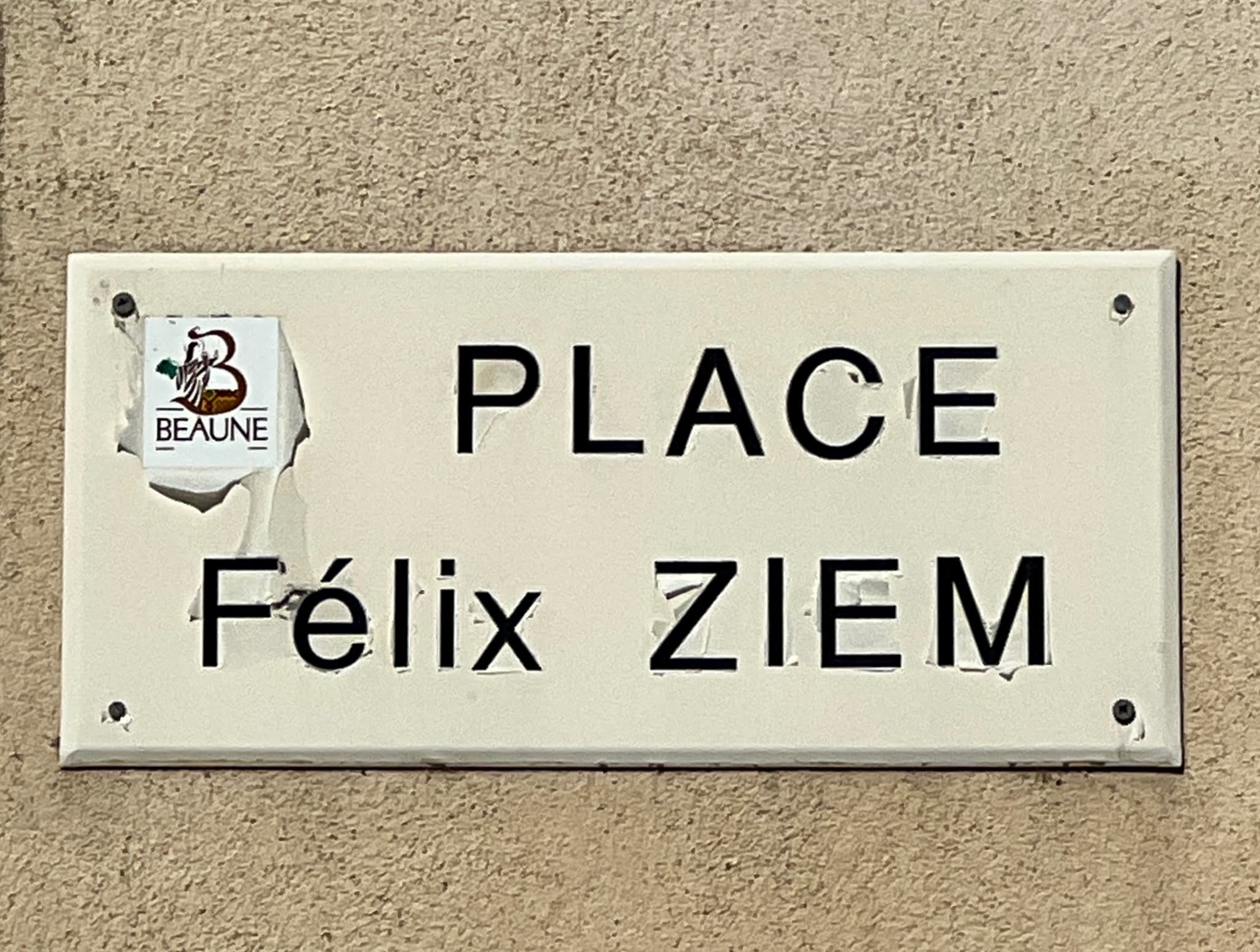 Local commercial 138 m² — BEAUNE — photo 1