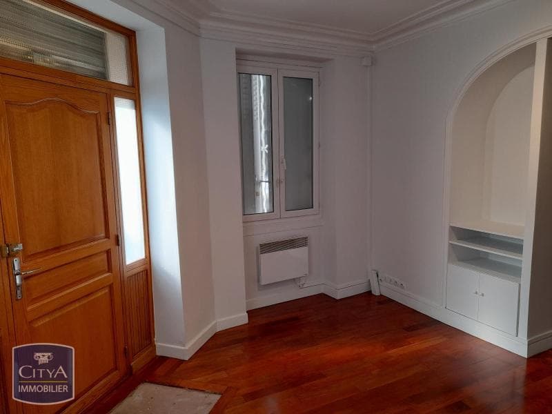 Local commercial · 43 m² · Location — photo 1