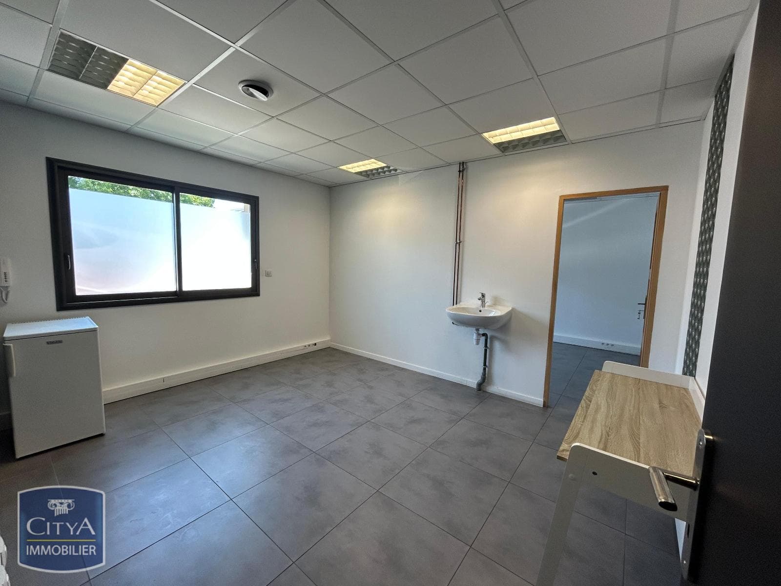 Local commercial · 45 m² · Location — photo 3