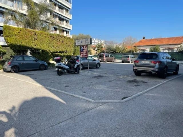 Local commercial · 92 m² · Location — photo 2