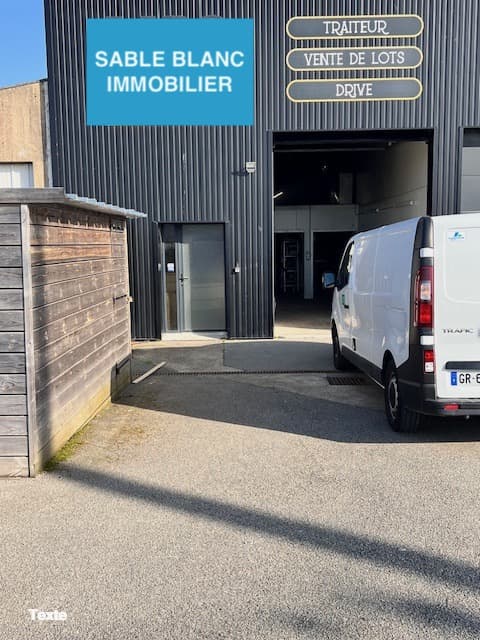 Local commercial 180 m² — LES SABLES D OLONNE — photo 1