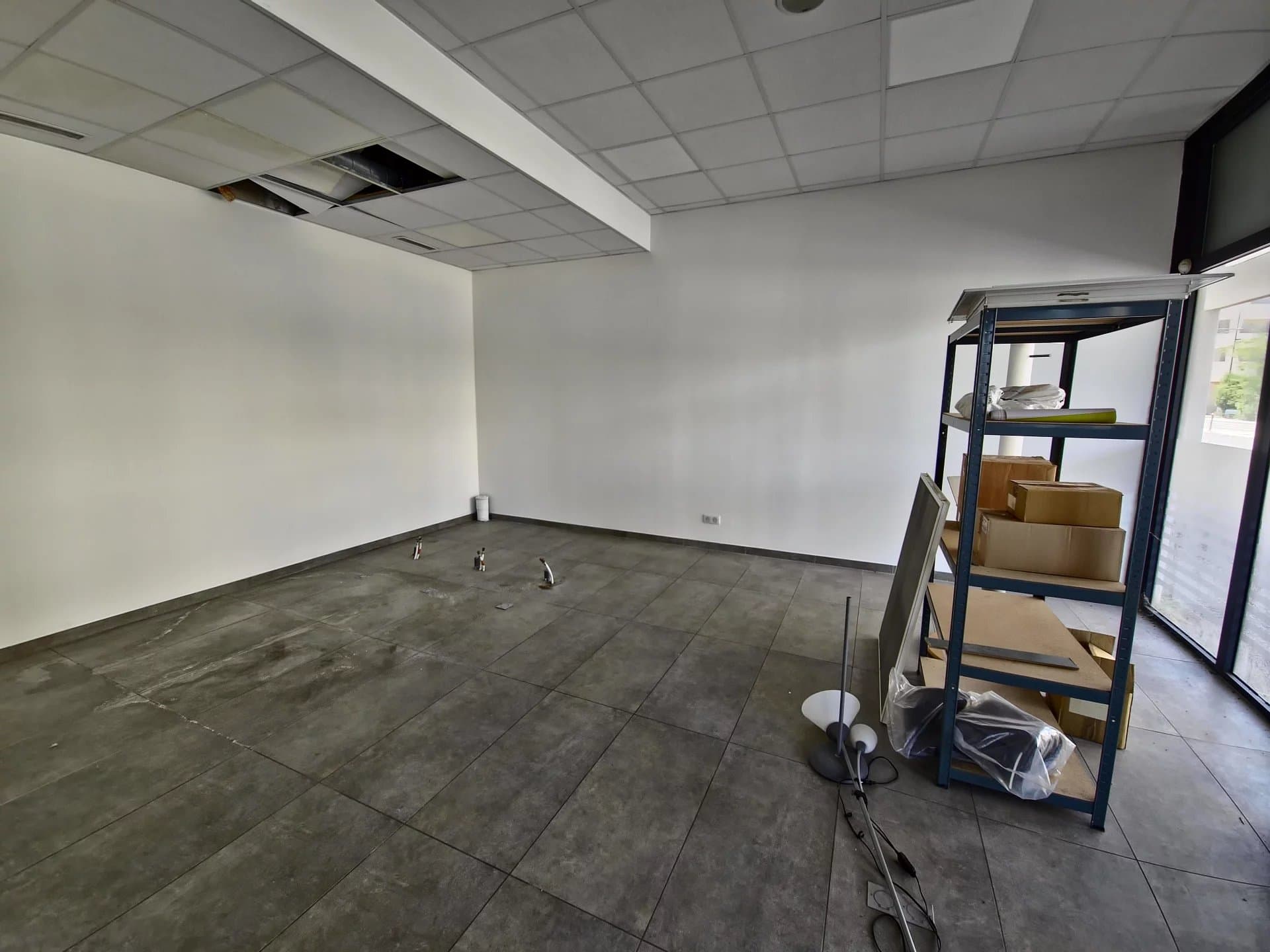 Local commercial · 74 m² · Location — photo 3