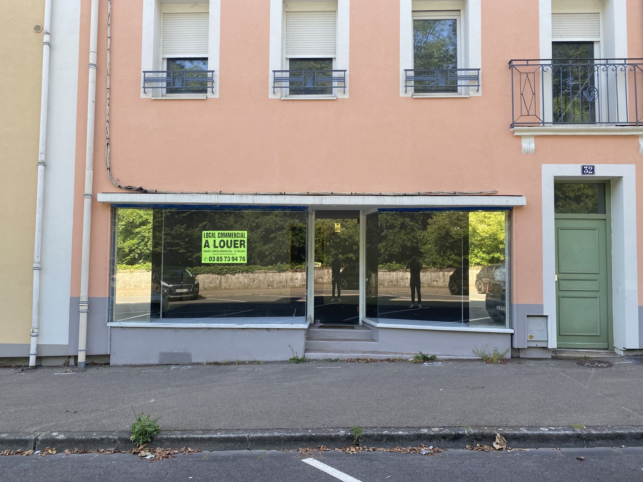 Local commercial 61 m² — LE CREUSOT — photo 1