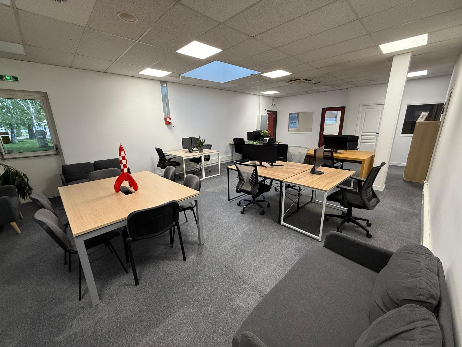 Local commercial · 130 m² · Location — photo 1