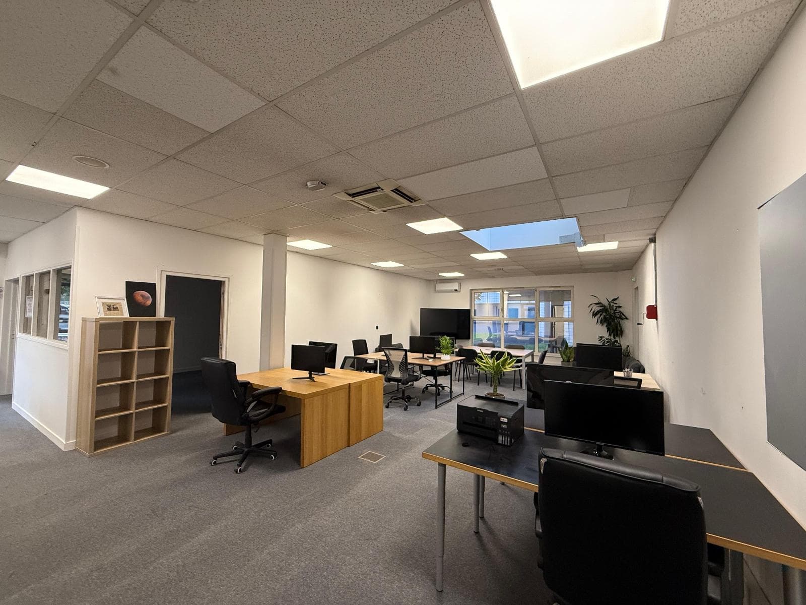 Local commercial · 130 m² · Location — photo 2