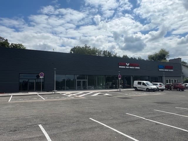 Local commercial · 207 m² · Location — photo 1