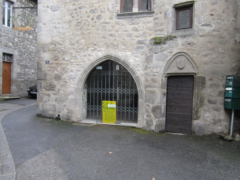 Local commercial · Location — photo 1