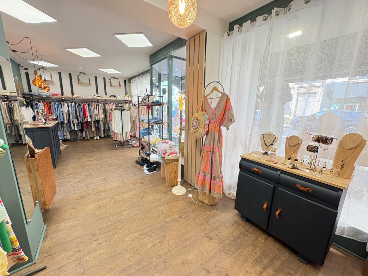 Local commercial 51 m² — LOIRE — photo 1