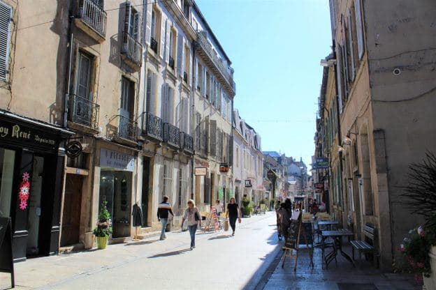 Local commercial 40 m² — DIJON — photo 1