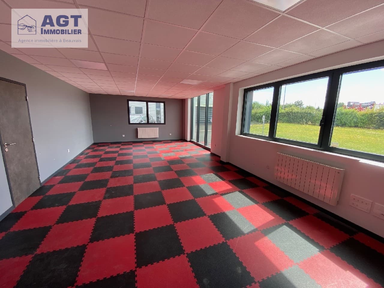 Local commercial · 65 m² · Location — photo 1