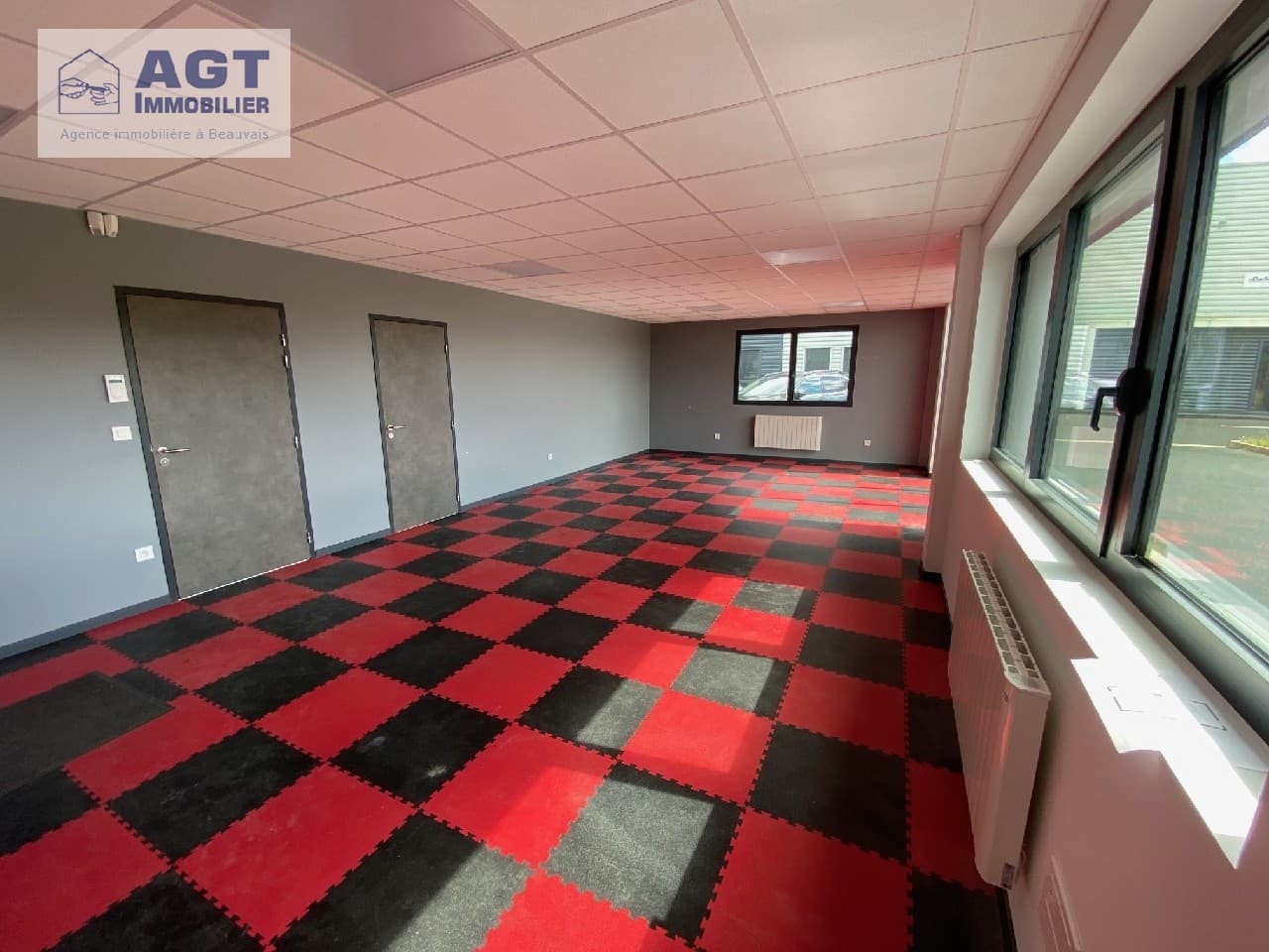 Local commercial · 65 m² · Location — photo 2