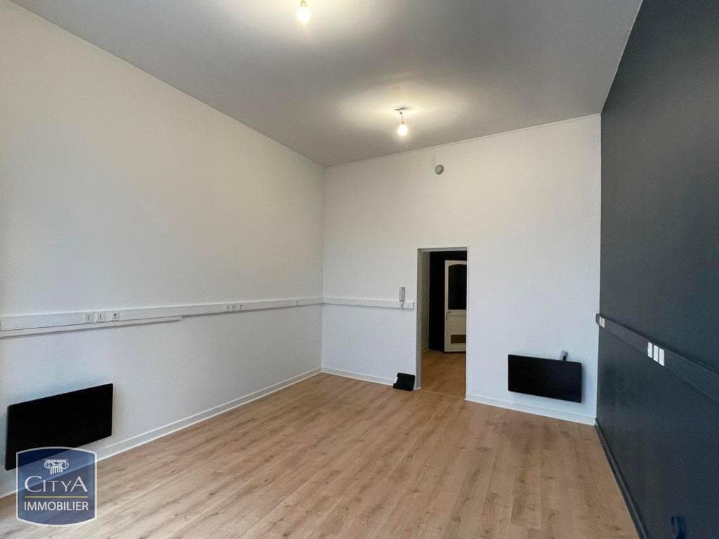 Local commercial · 100 m² · Location — photo 1