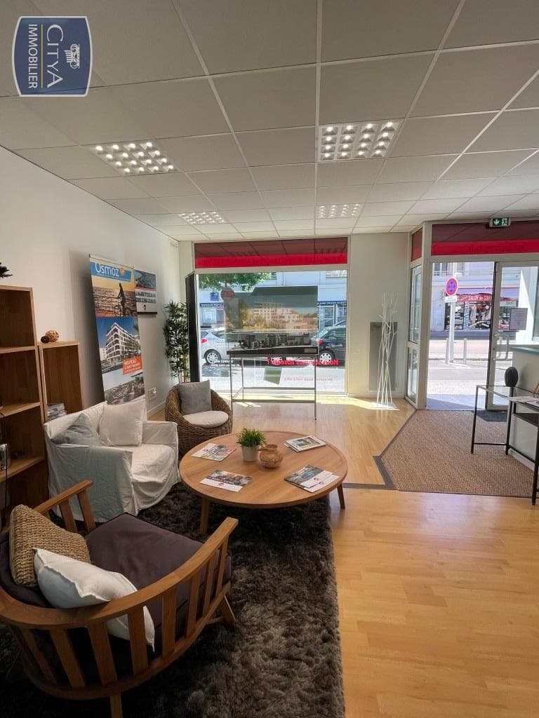 Local commercial · 87 m² · Location — photo 1