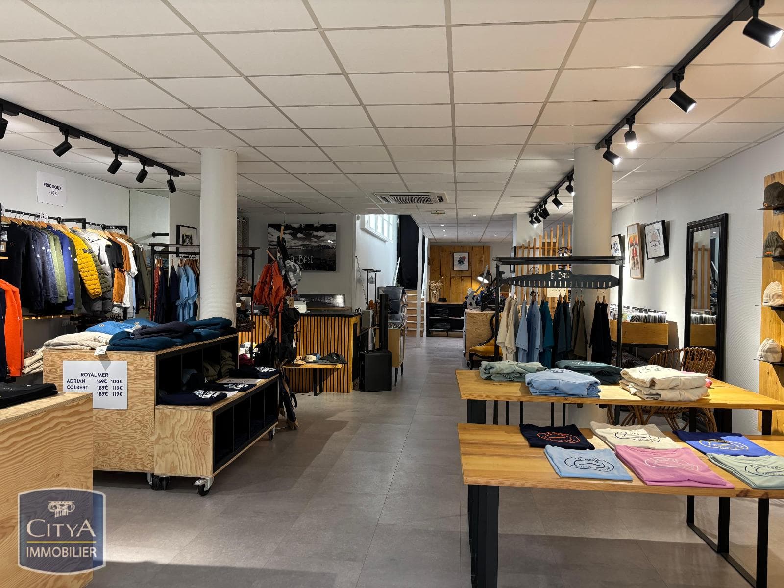 Local commercial · 100 m² · Location — photo 1