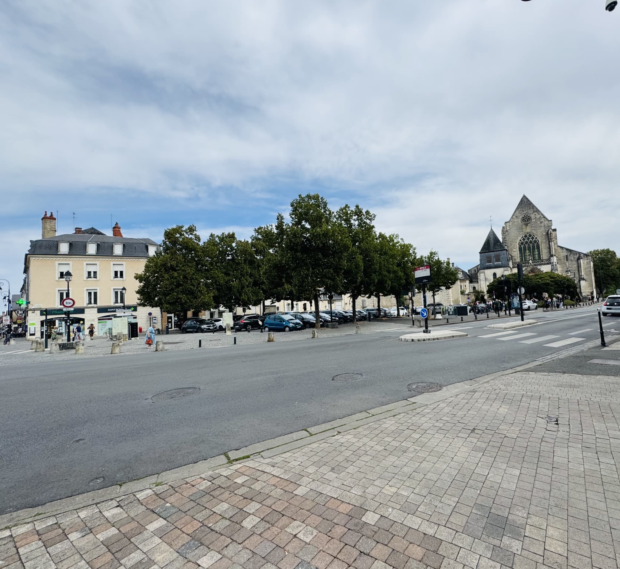 Local commercial 154 m² — BOURGES — photo 1