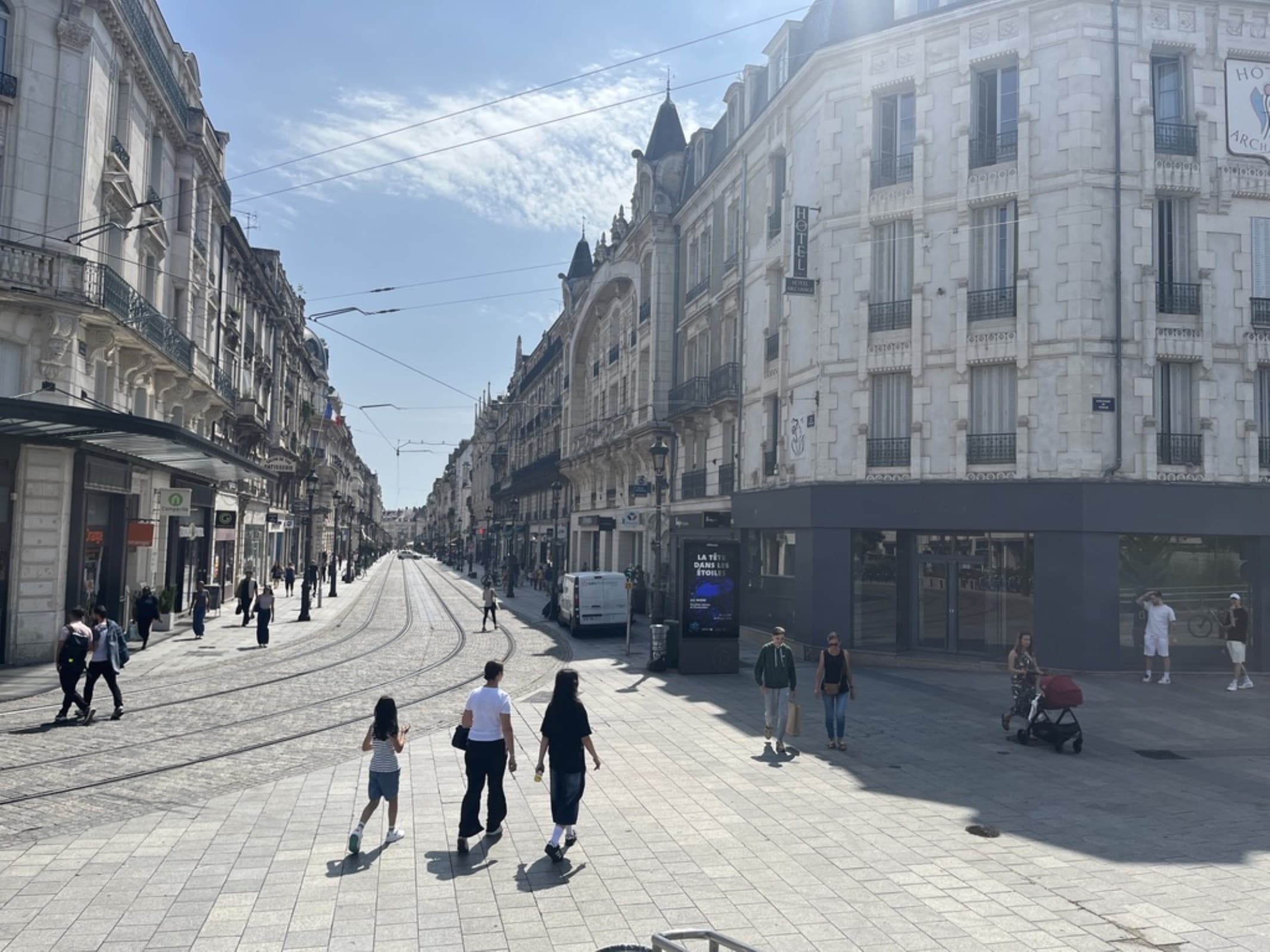 Local commercial 105 m² — ORLEANS — photo 1