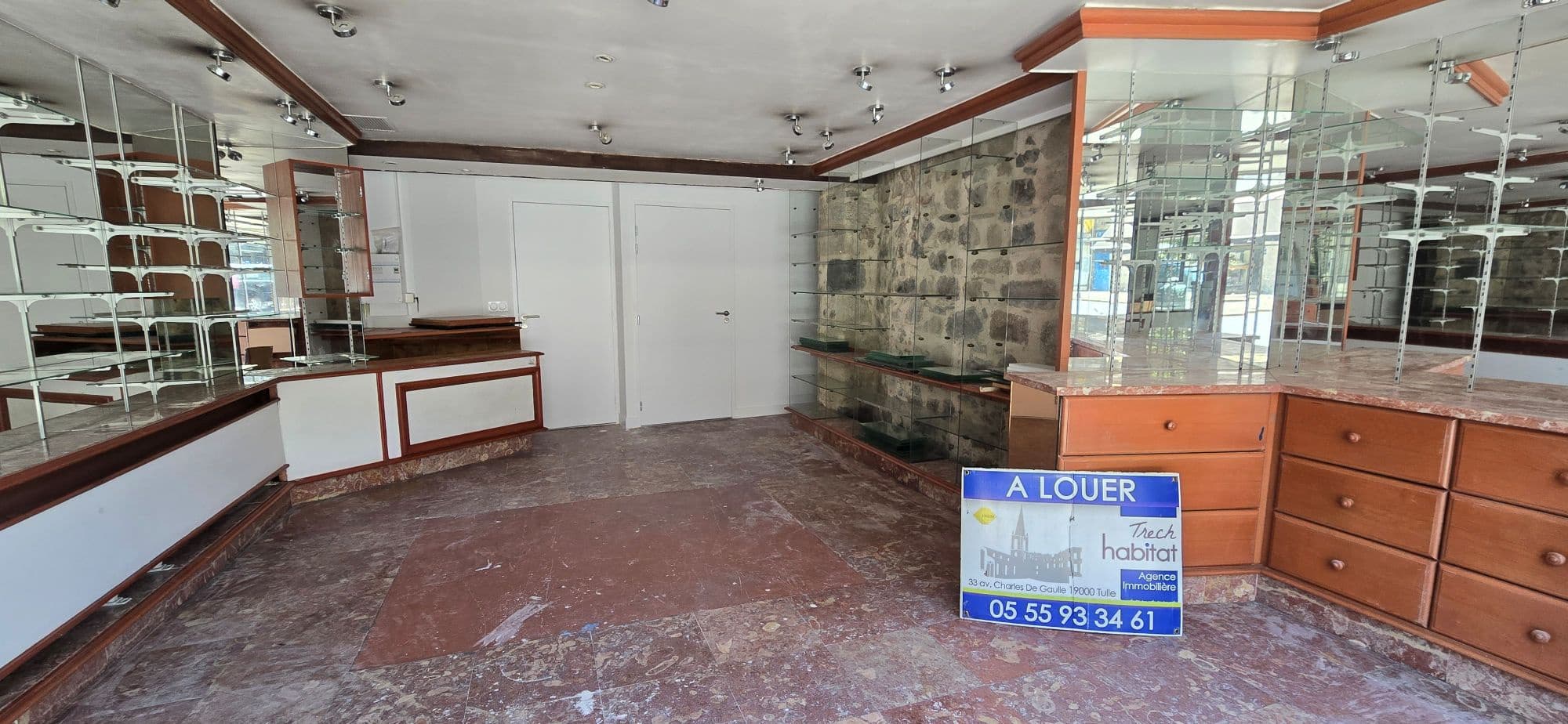 Local commercial 32 m² — TULLE — photo 1