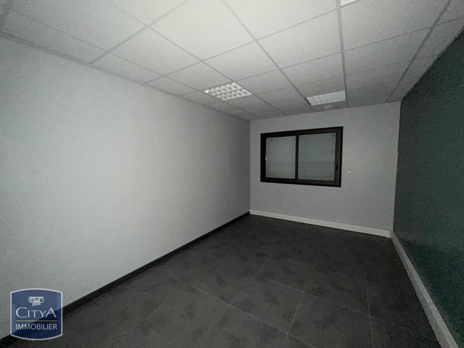 Local commercial · Location — photo 3