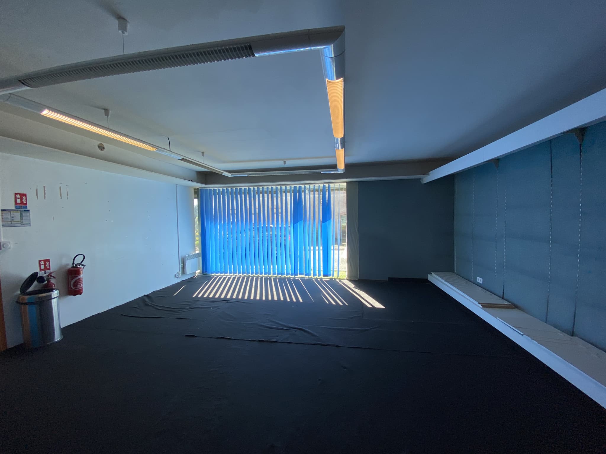 Local commercial · 68 m² · Location — photo 1