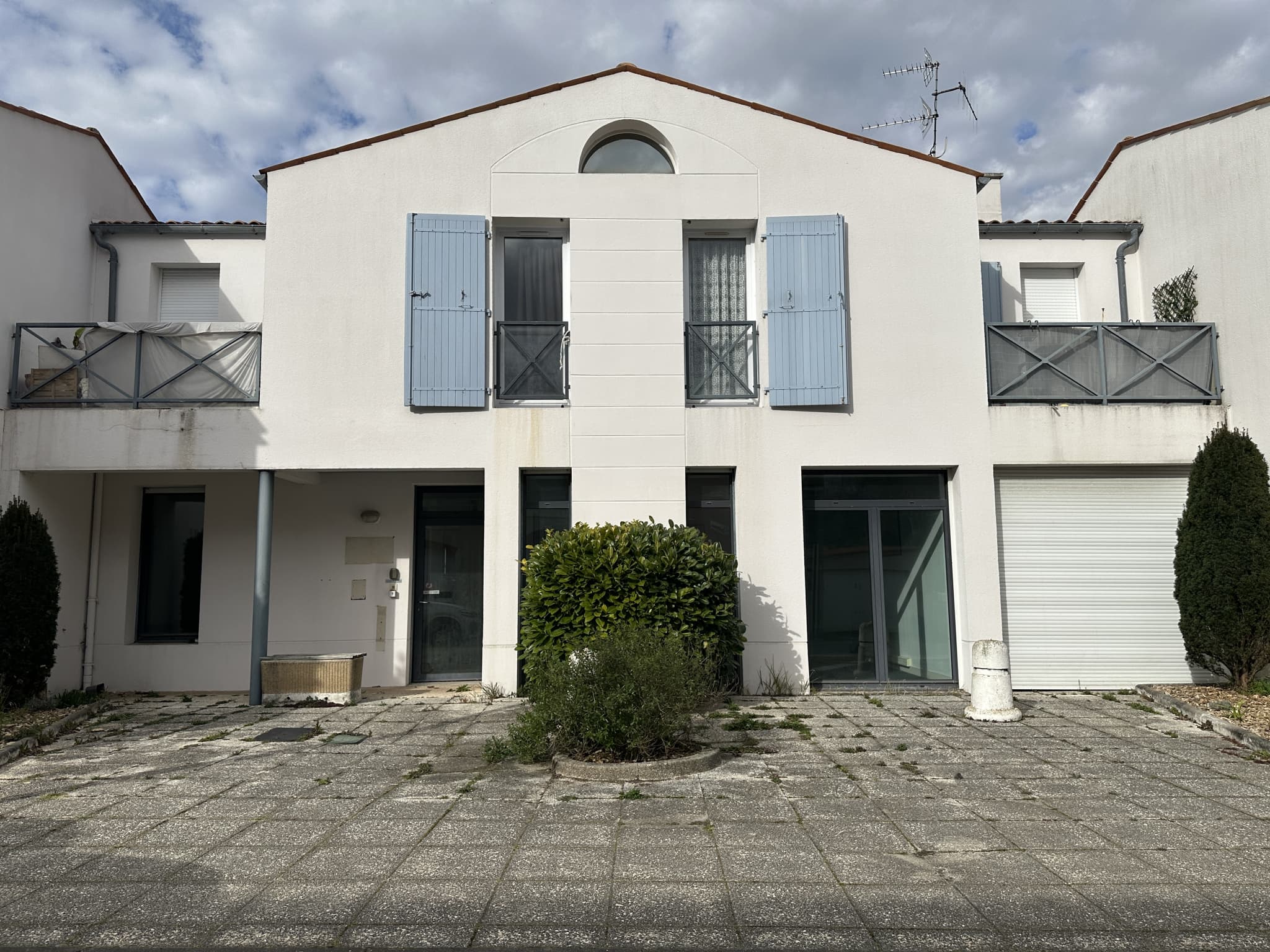 Local commercial · 141 m² · Achat des murs — photo 1