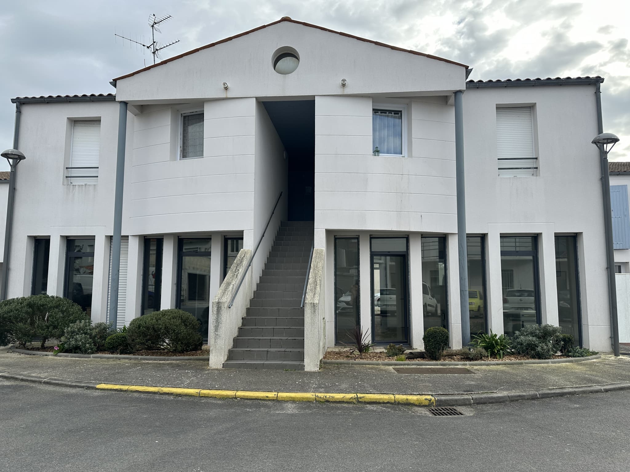 Local commercial · 141 m² · Achat des murs — photo 2