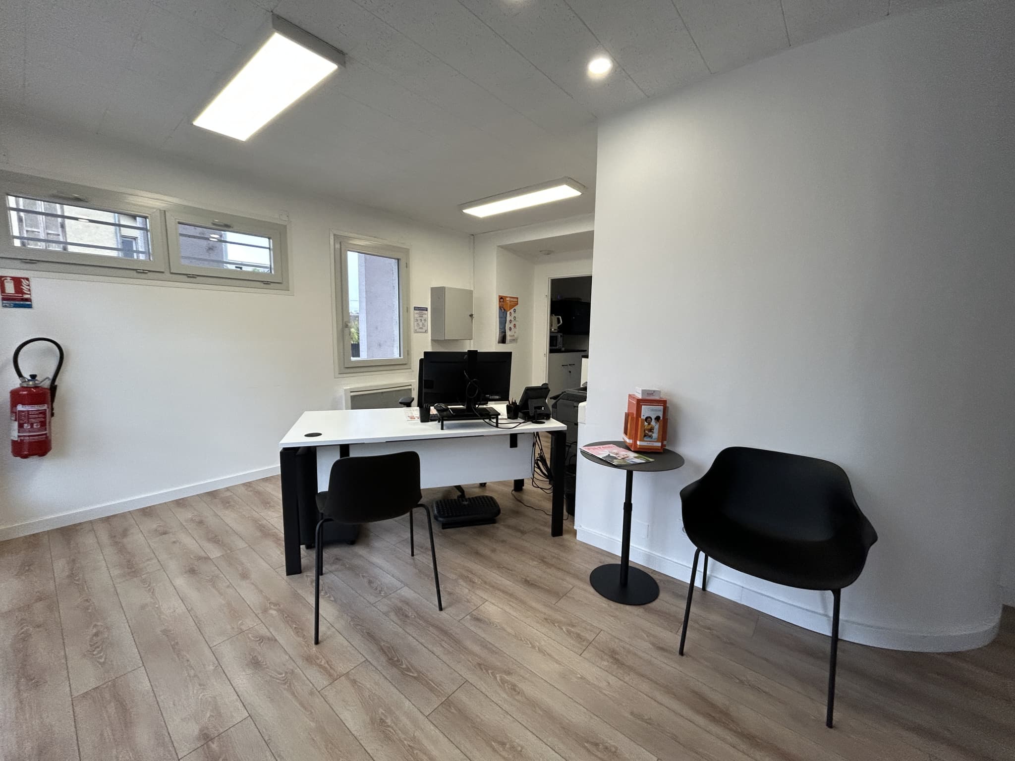 Local commercial 74 m² — TROYES — photo 1