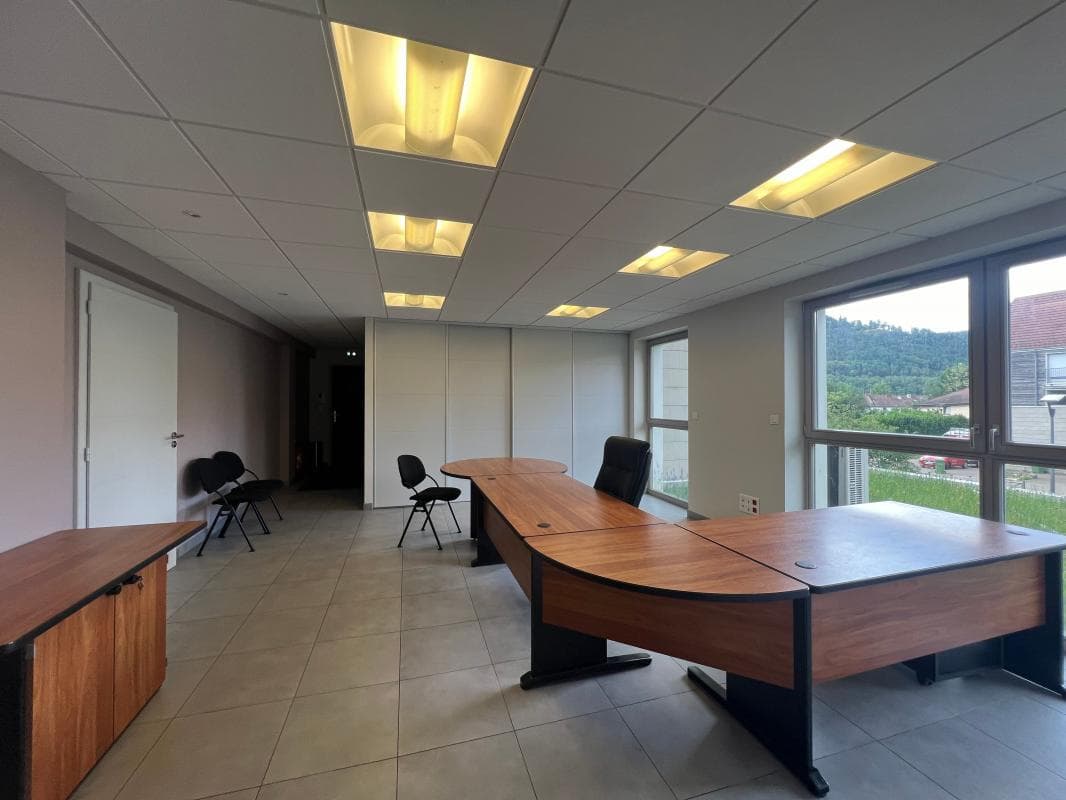 Local commercial · 98 m² · Achat des murs — photo 1