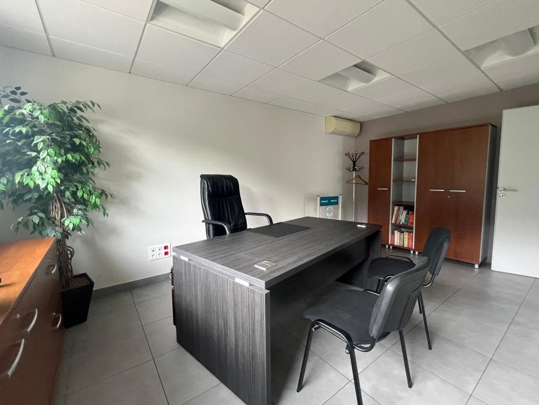 Local commercial · 98 m² · Achat des murs — photo 3