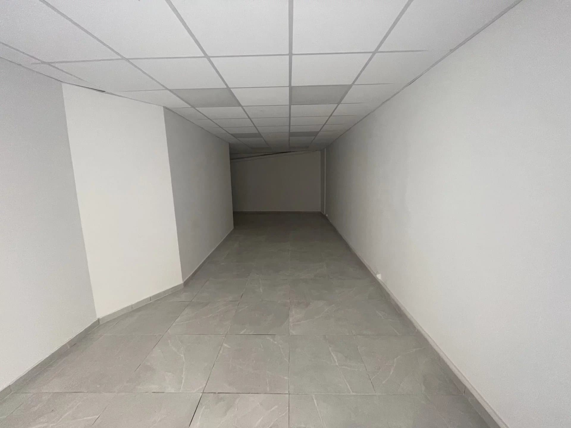 Local commercial · 32 m² · Achat des murs — photo 2