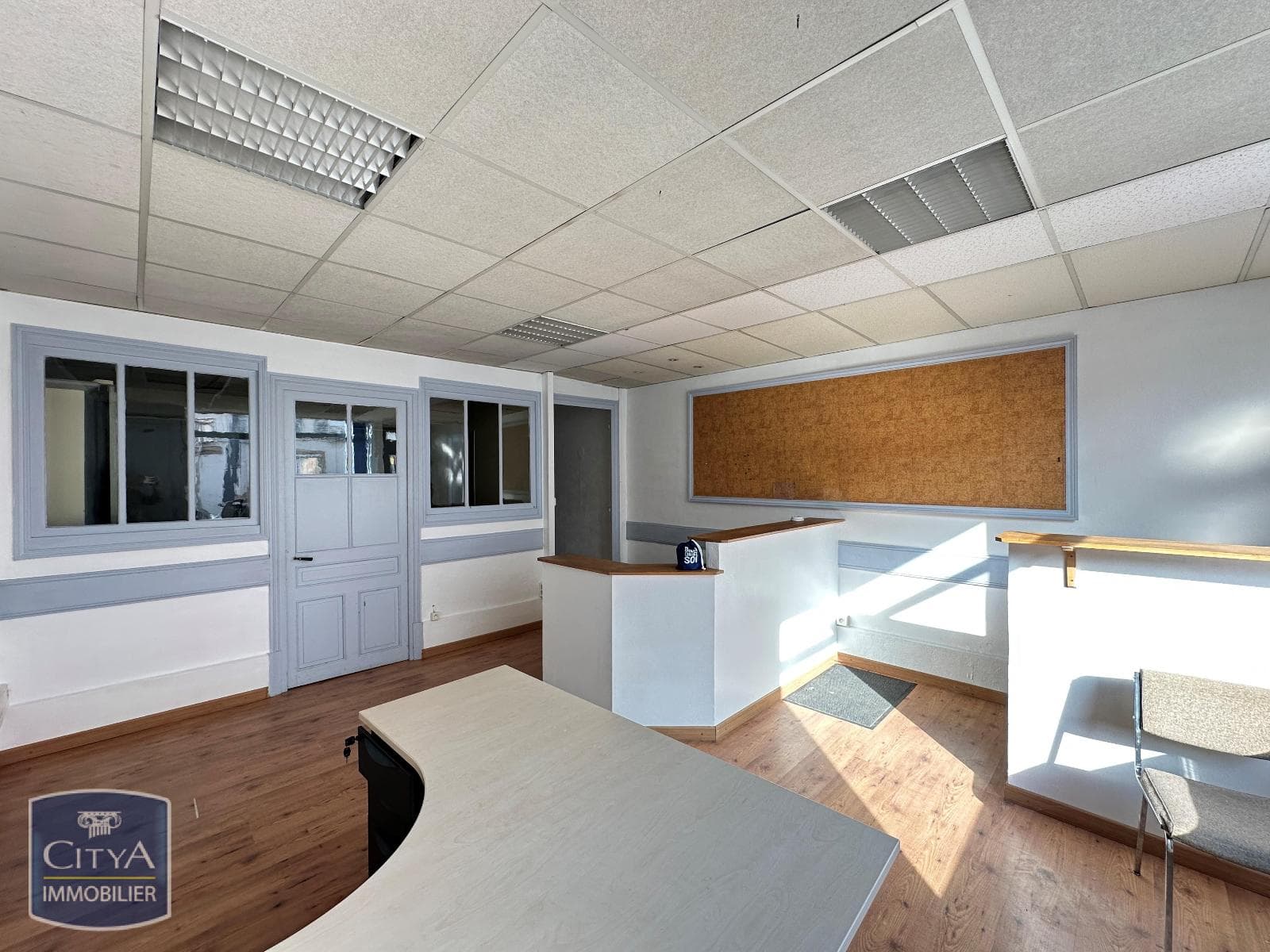 Local commercial 55 m² — MACON — photo 1