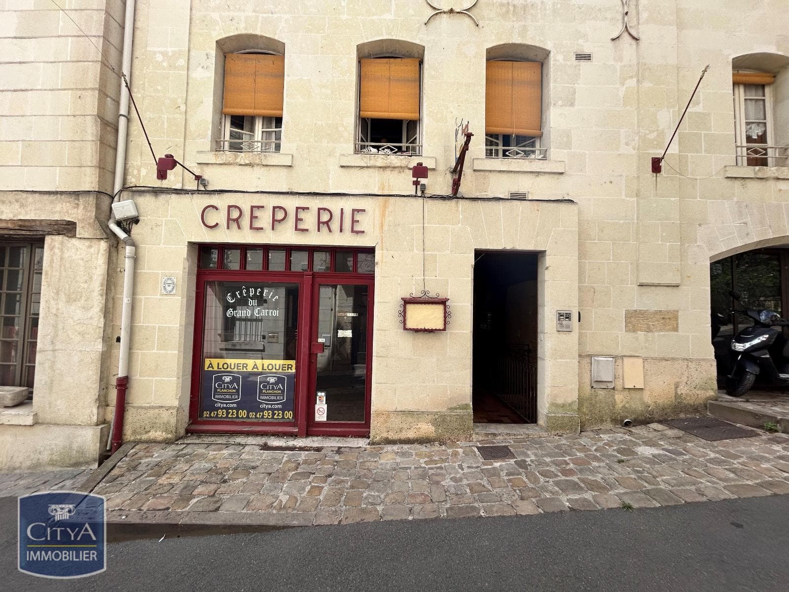 Local commercial 42 m² — CHINON — photo 1