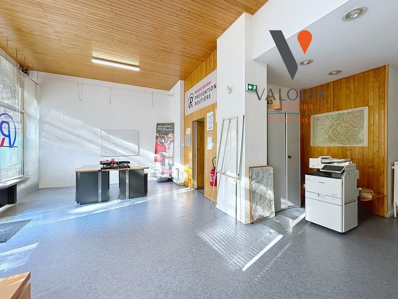 Local commercial 97 m² — GRENOBLE — photo 1
